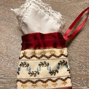 Pleasant Co Felicity’s Meet Purse & Hankie 1991 American Girl